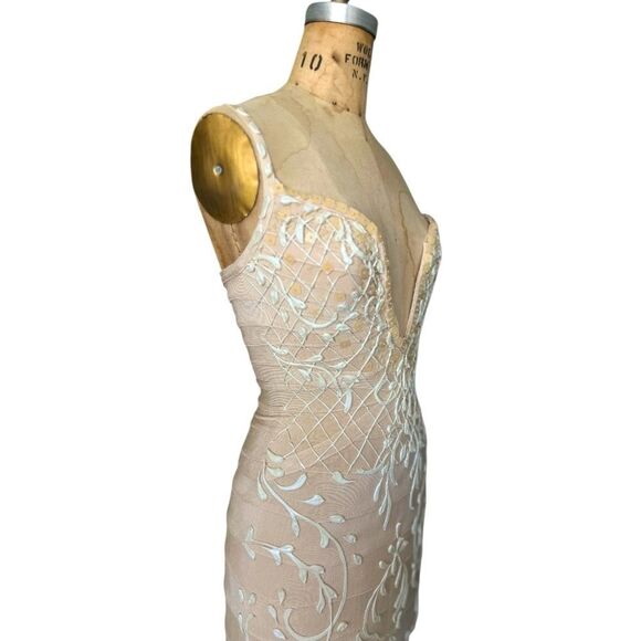 HOLT  Jatoria Bandage Gown in Nude with White Embroidery Size XS - Picture 3 of 7